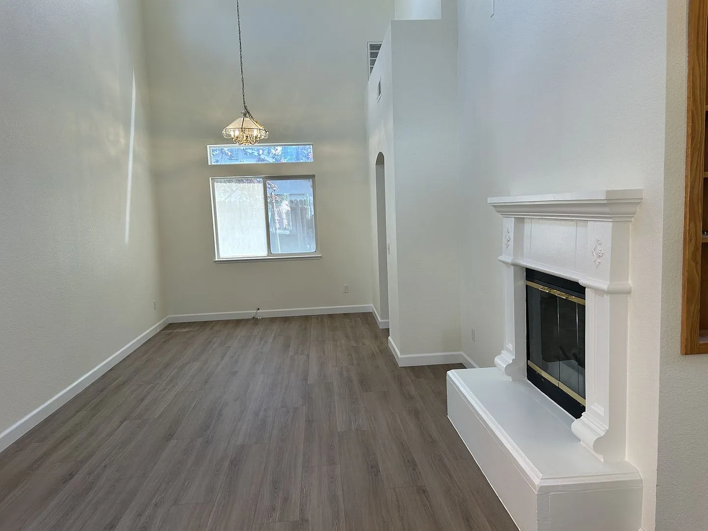 4 Bedroom, 2 Bath, 1992 Square Foot Home — Photo 3