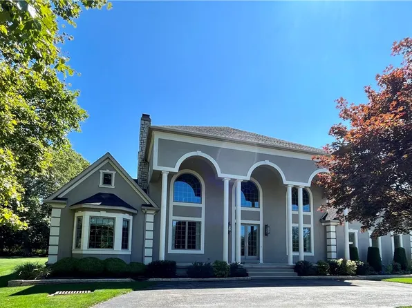 4800 Tramarlac Ln, Erie, PA 16505