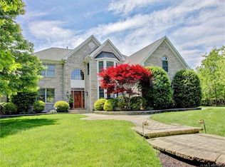 25 Anise Ct, Manahawkin, NJ 08050