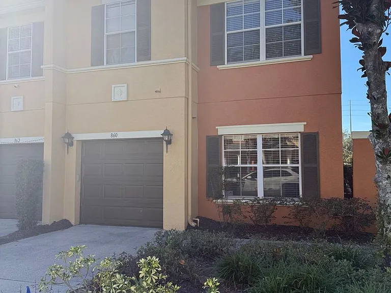 860 Assembly Ct — Photo 2