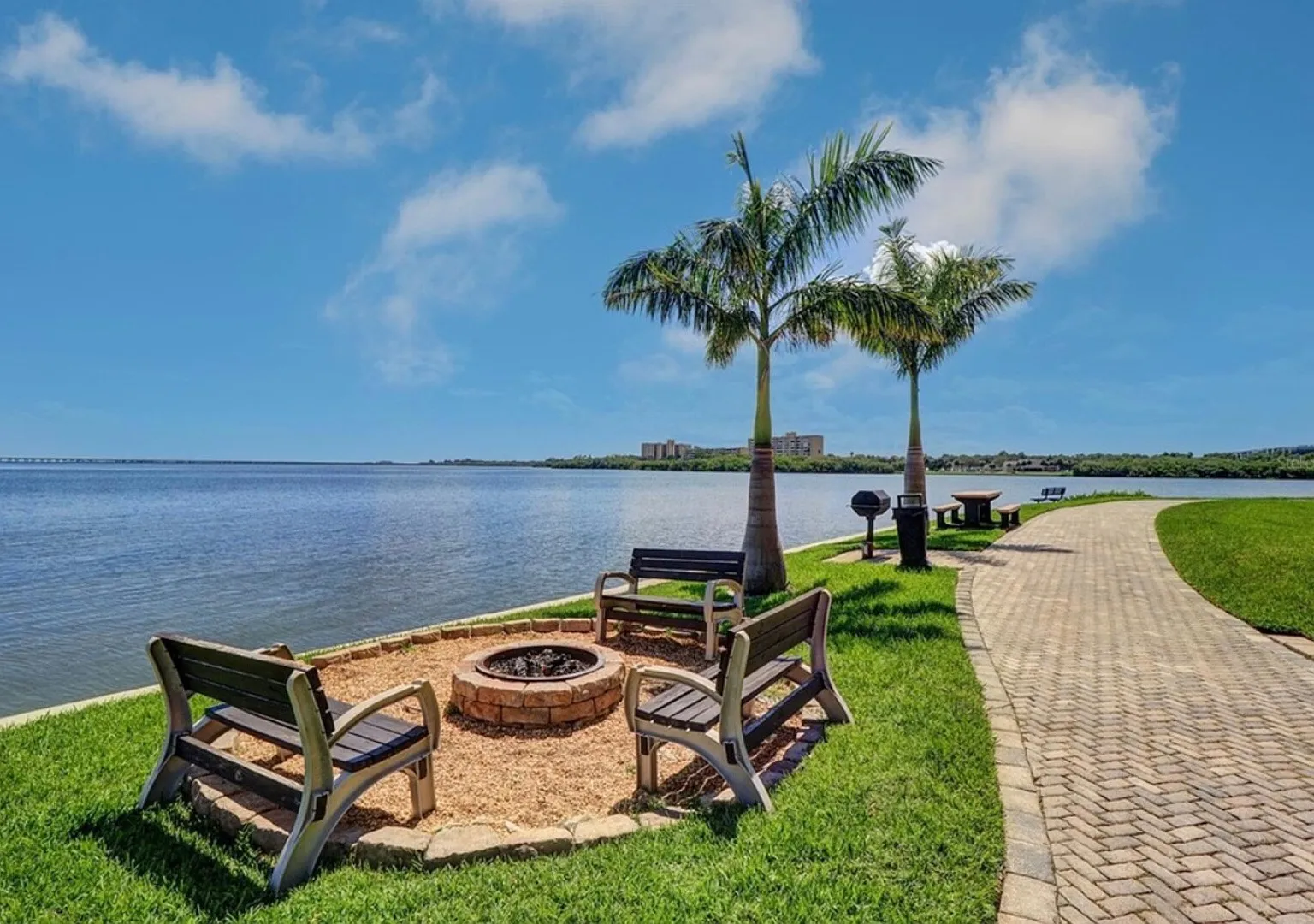 Tampa Bay Waterfront 2BR Unit - 30 Day Min Stay — Photo 2