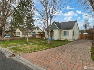 22 NW B Street, College Place, WA 99324