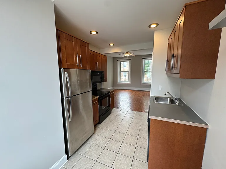 211 E King St #2 — Photo 11