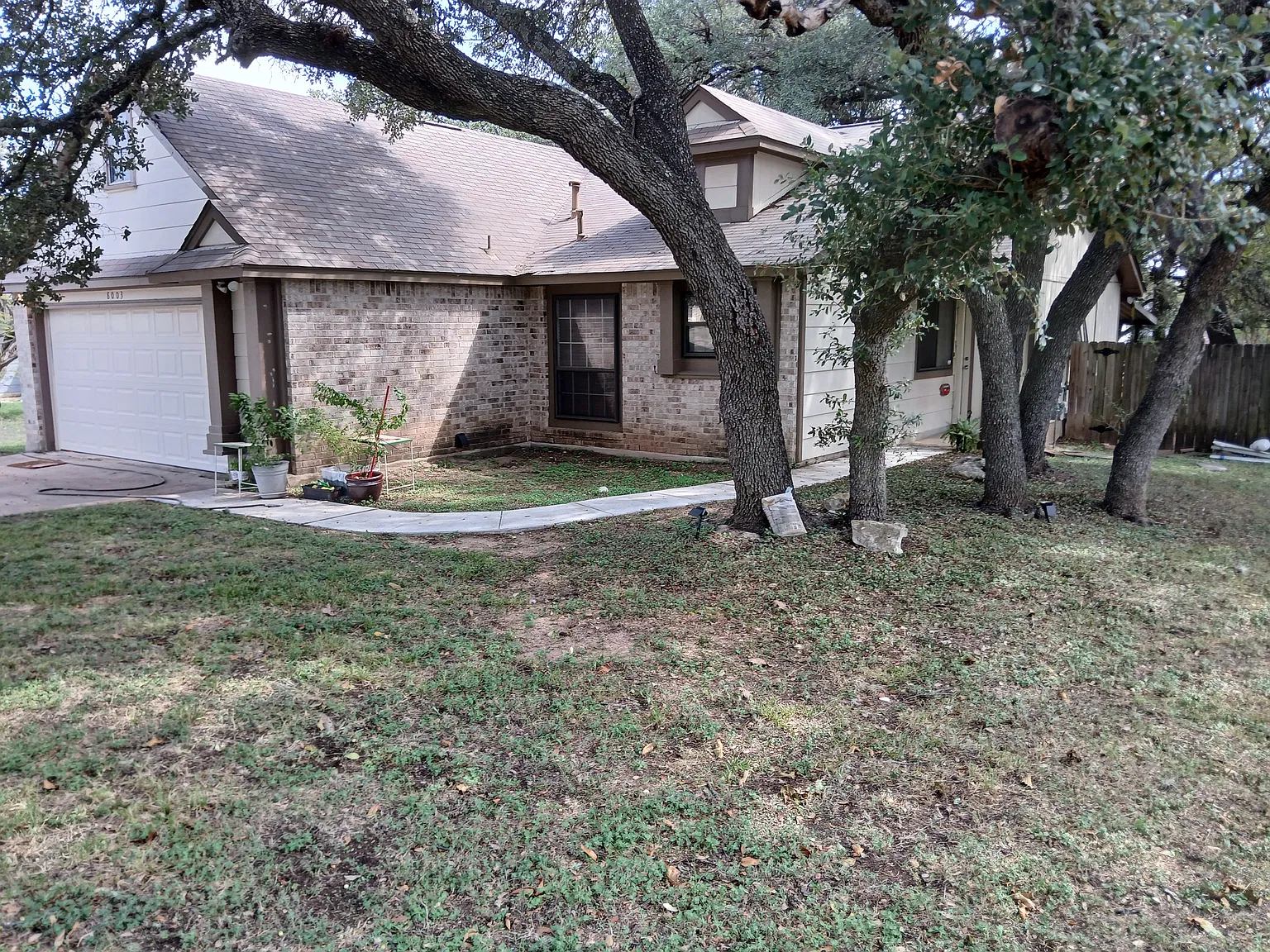 3 bed, 1320 sqft, $2,300 — Photo 1