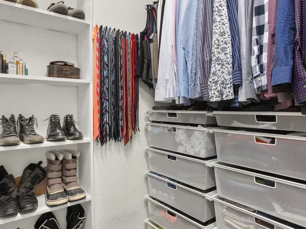 333 East 53rd Street image 5 of 10