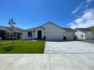 1167 N Bowknot Lake Ave, Star, ID 83669