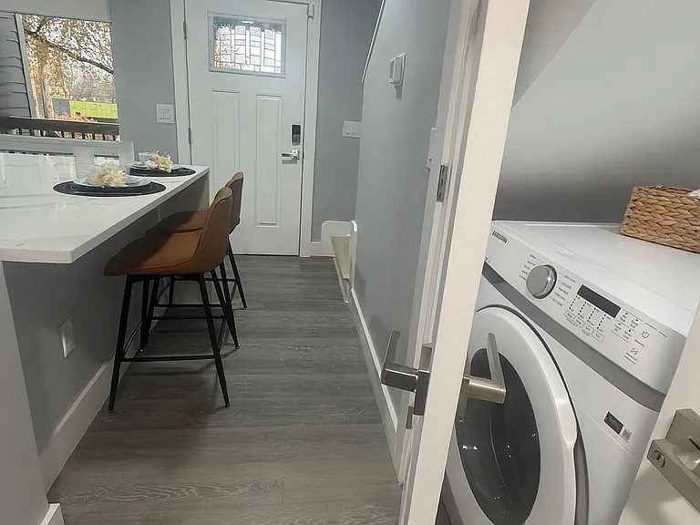 443 N Highland Ave — Photo 17