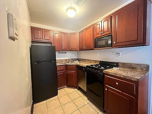 5th image of 148 W 76th St #2CC
