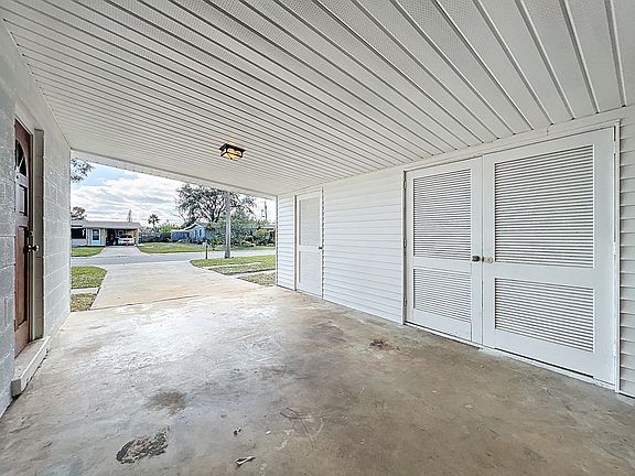 5th image of 260 Sabal Ave