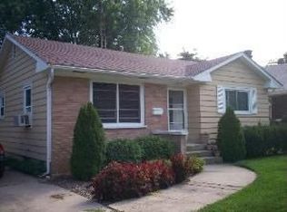 822 W Galena Blvd, Aurora, IL