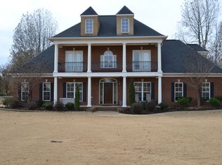 2003 Champion Dr, Corinth, MS 38834