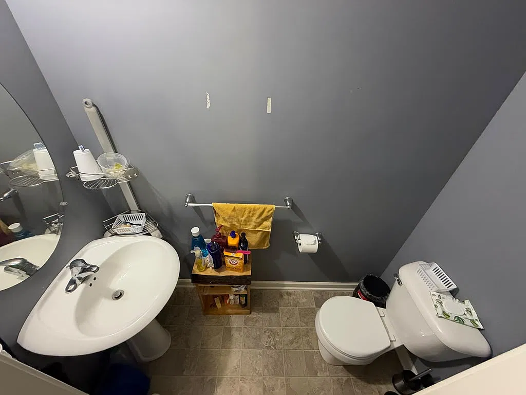 3 bed, 4.0 bath, 1938 sqft, $2,450 — Photo 4