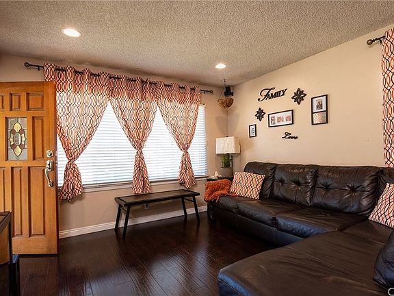 4th image of 1186 N Viceroy Ave