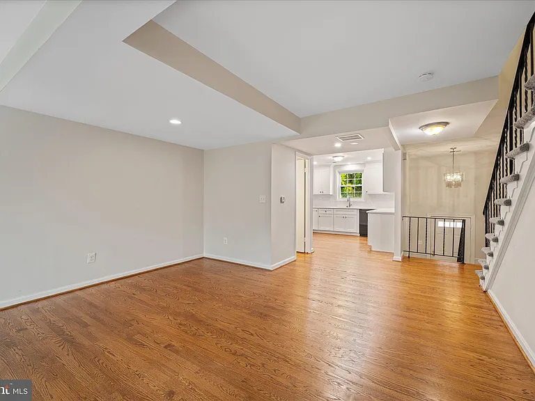 3885 Chain Bridge Rd — Photo 17