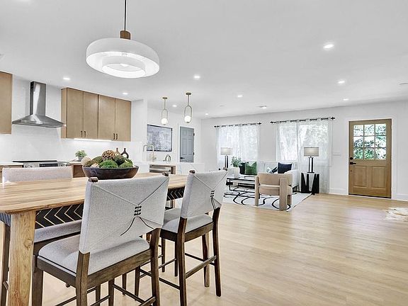 5th image of 2673 Midway Rd