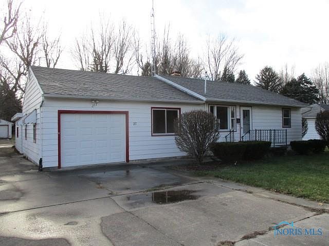 1st image of 217 W Crocker St