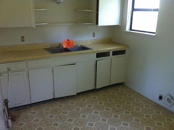 3rd image of 519 Hensley Dr