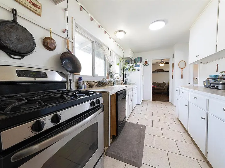 936 Cheatham St — Photo 8