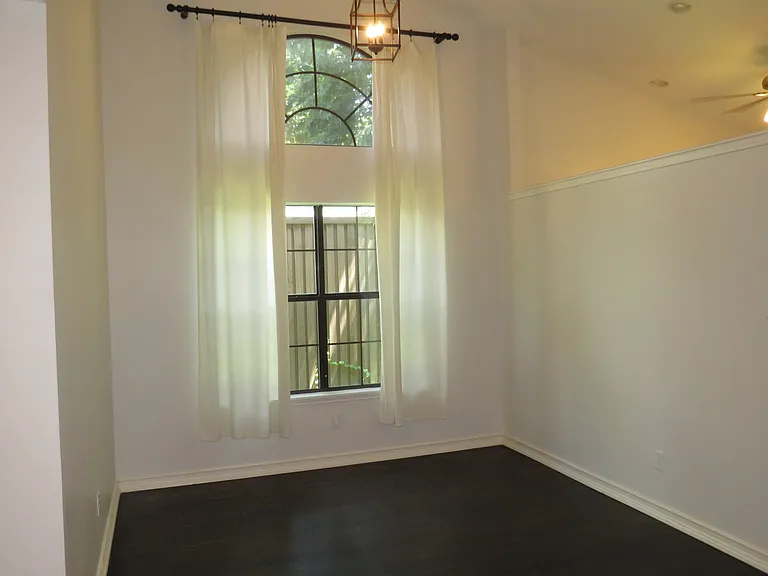2308 Crestmeadow St — Photo 8