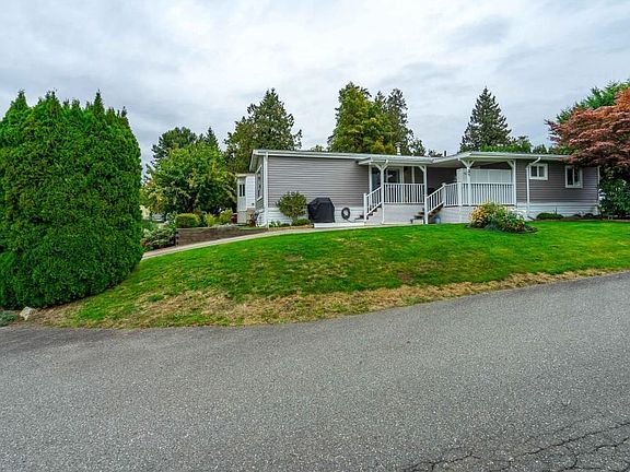 2nd image of 2035 Martens St #31