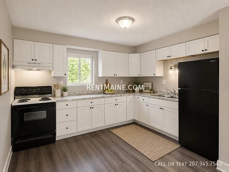 8 Hillside Ln #4 — Photo 1