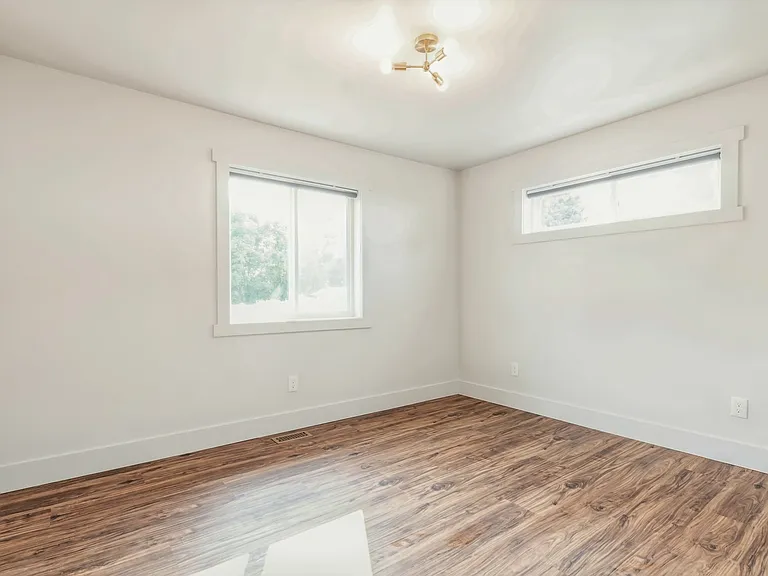 821 3rd Ave E — Photo 14