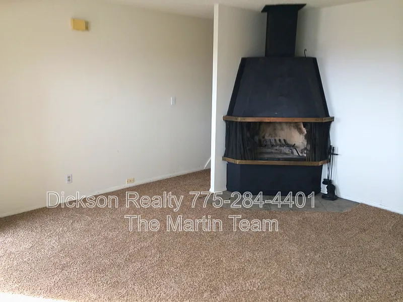 2 bed, 1.5 bath, 1100 sqft, $1,700 — Photo 2