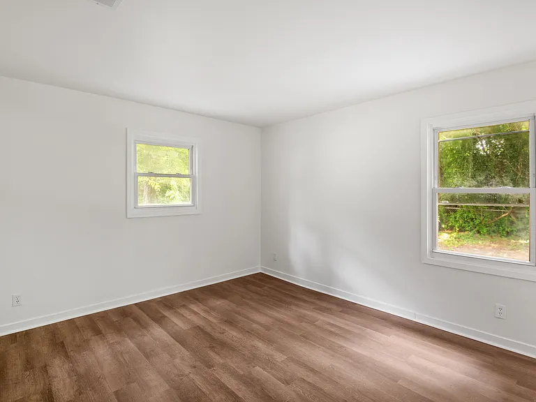 27 Bethune Ct — Photo 16
