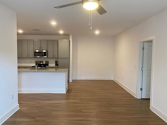 2nd image of 6039 Mason Creek Cir
