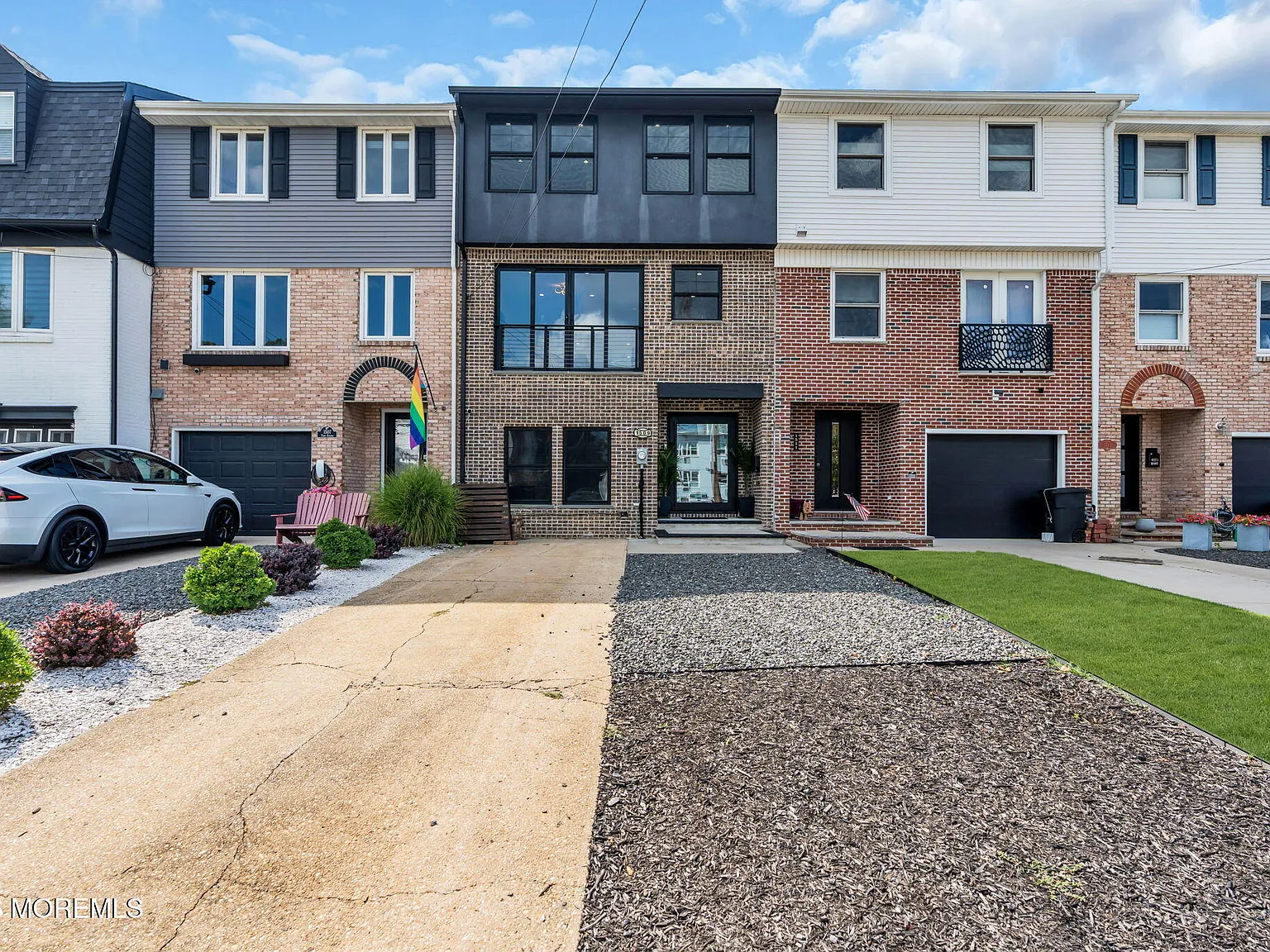 3 bed, 3.0 bath, 2248 sqft, $8,500 — Photo 4