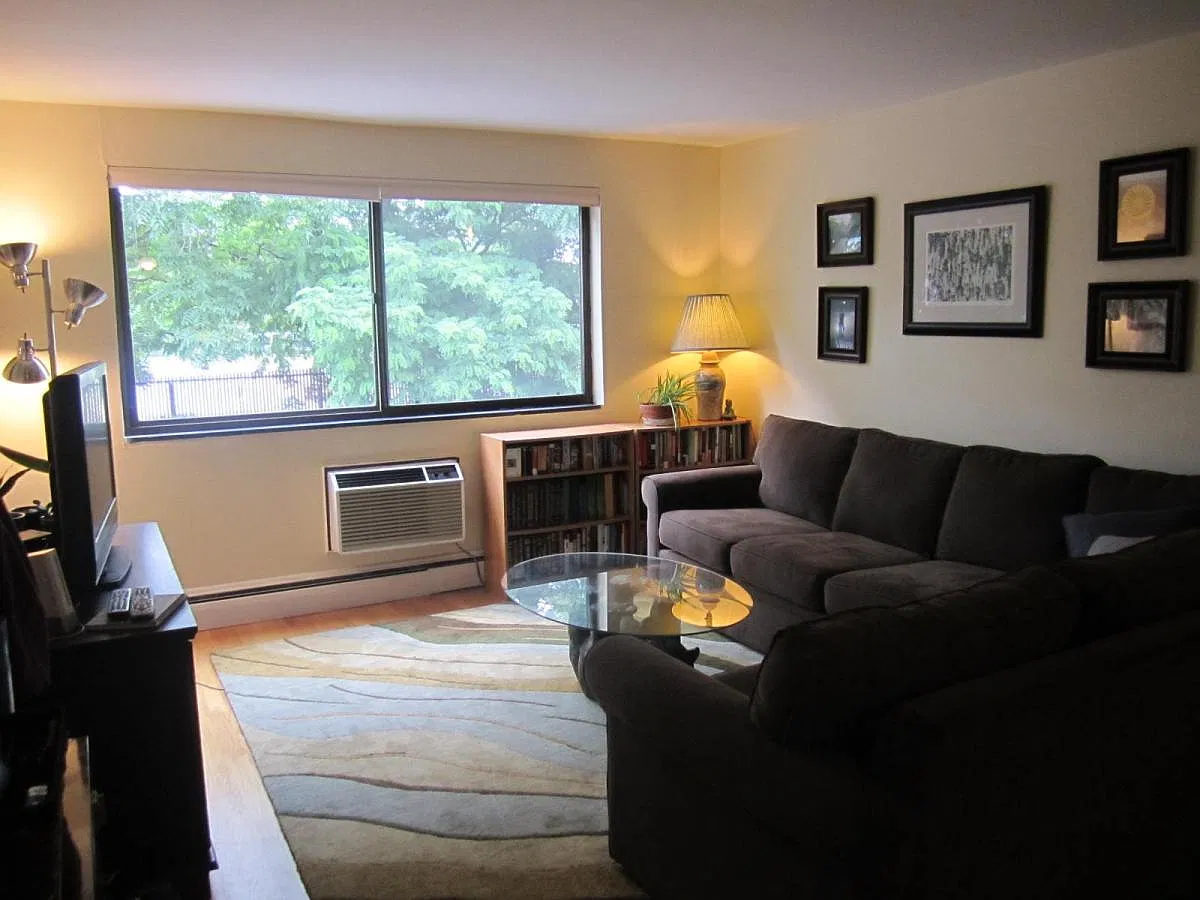 2 bed, 710 sqft, $2,475 — Photo 2