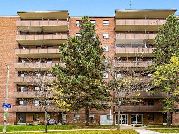3rd image of 20 Paisley Blvd W #512
