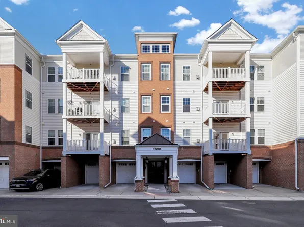 41900 Metamorphic Sq Unit 400, Aldie, VA 20105