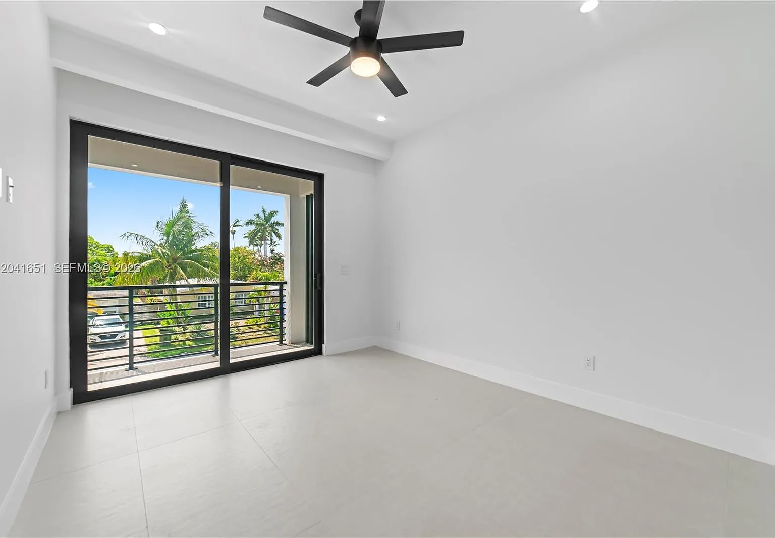 3 bed, 3.5 bath, 2213 sqft, $9,500 — Photo 3