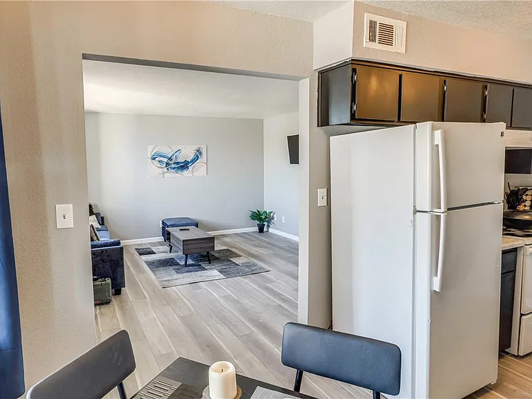 644 Swan Dr #1 — Photo 7