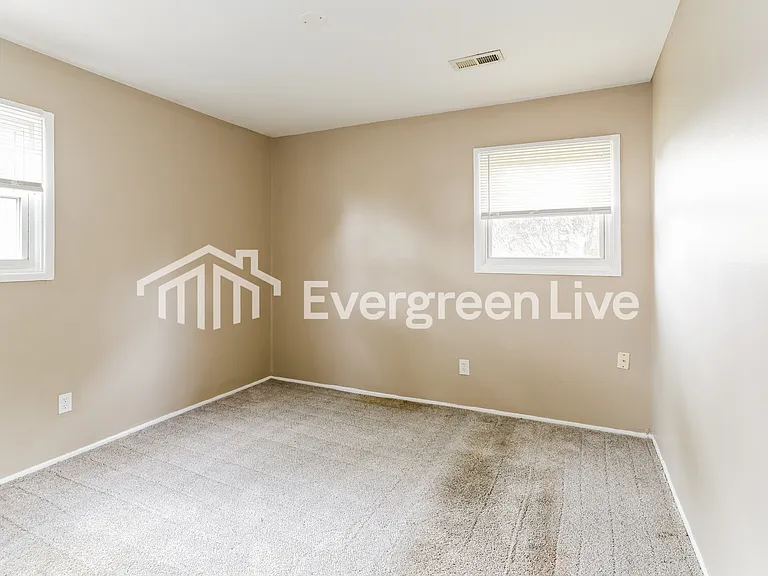 5304 Mapleridge Dr — Photo 11
