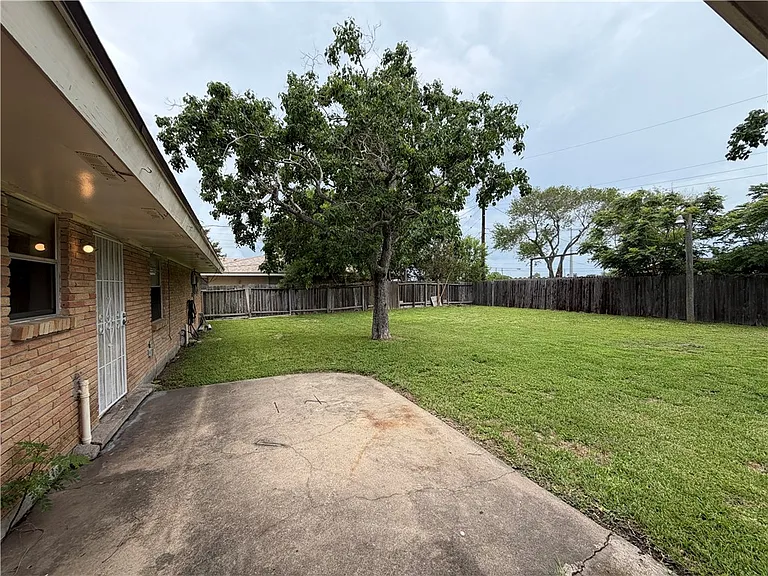 4406 Donegal Dr — Photo 23