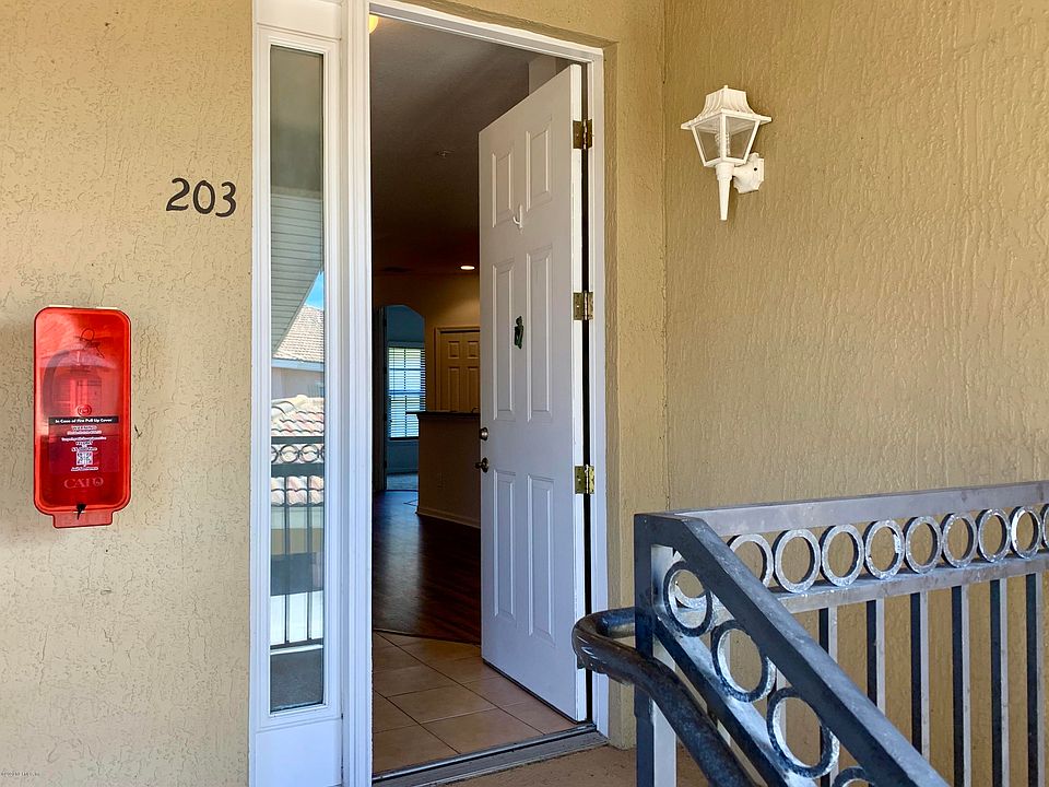 1st image of 135 Calle El Jardin St #203