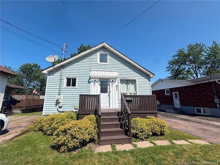 91 Purdy Ave — Photo 1