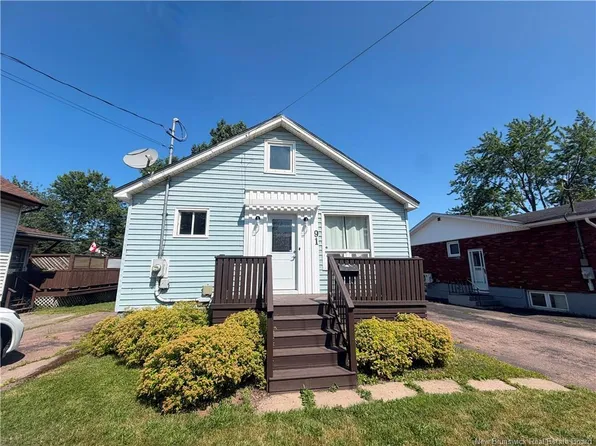 91 Purdy Ave, Moncton, NB E1C 7W1