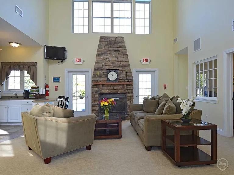 Valley Stream Village Apartments — Photo 5