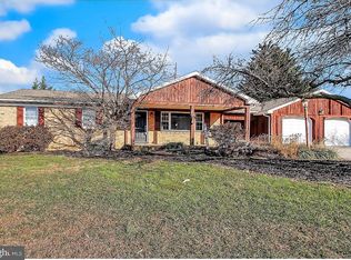 250 Deagen Rd, Hanover, PA 17331