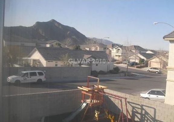 4th image of 9404 Fox Forest Ave