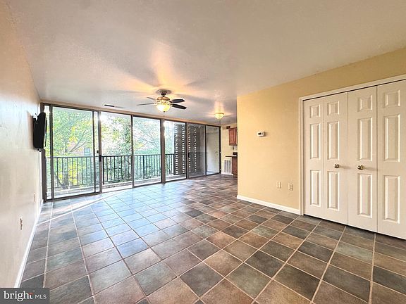 4th image of 4420 Briarwood Ct N APT 24