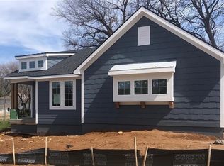 7511 Chadwick Ct, Prairie Village, KS 66208