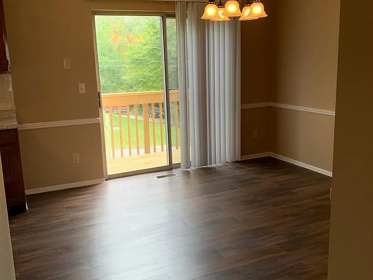 Devling Place Apartments — Photo 22