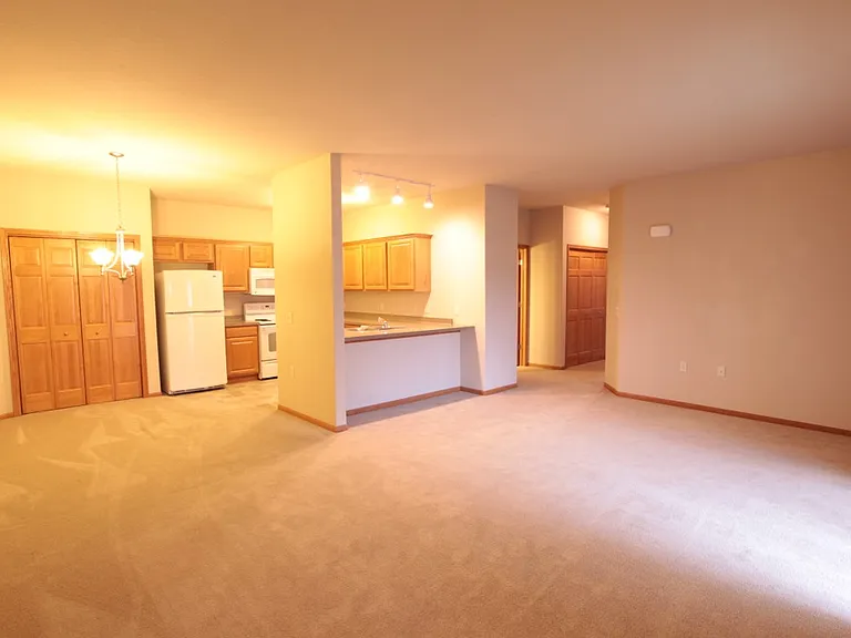N7761 Vicksburg Way #D — Photo 3