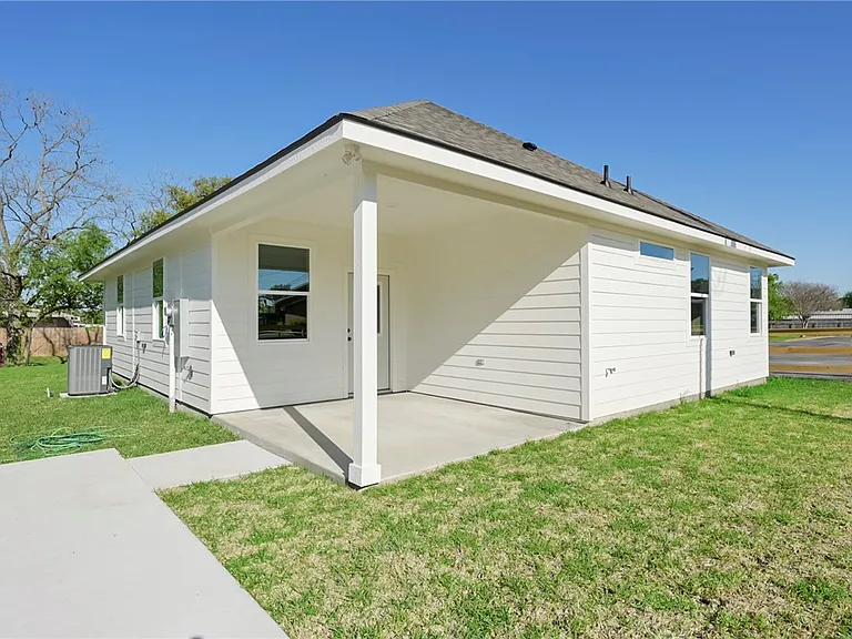 1508 Echols St — Photo 16
