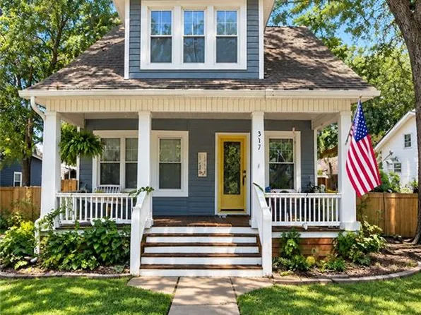 317 SE Grand Ave, Lees Summit, MO 64063