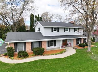 2500 W Hemlock Rd, Glendale, WI 53209